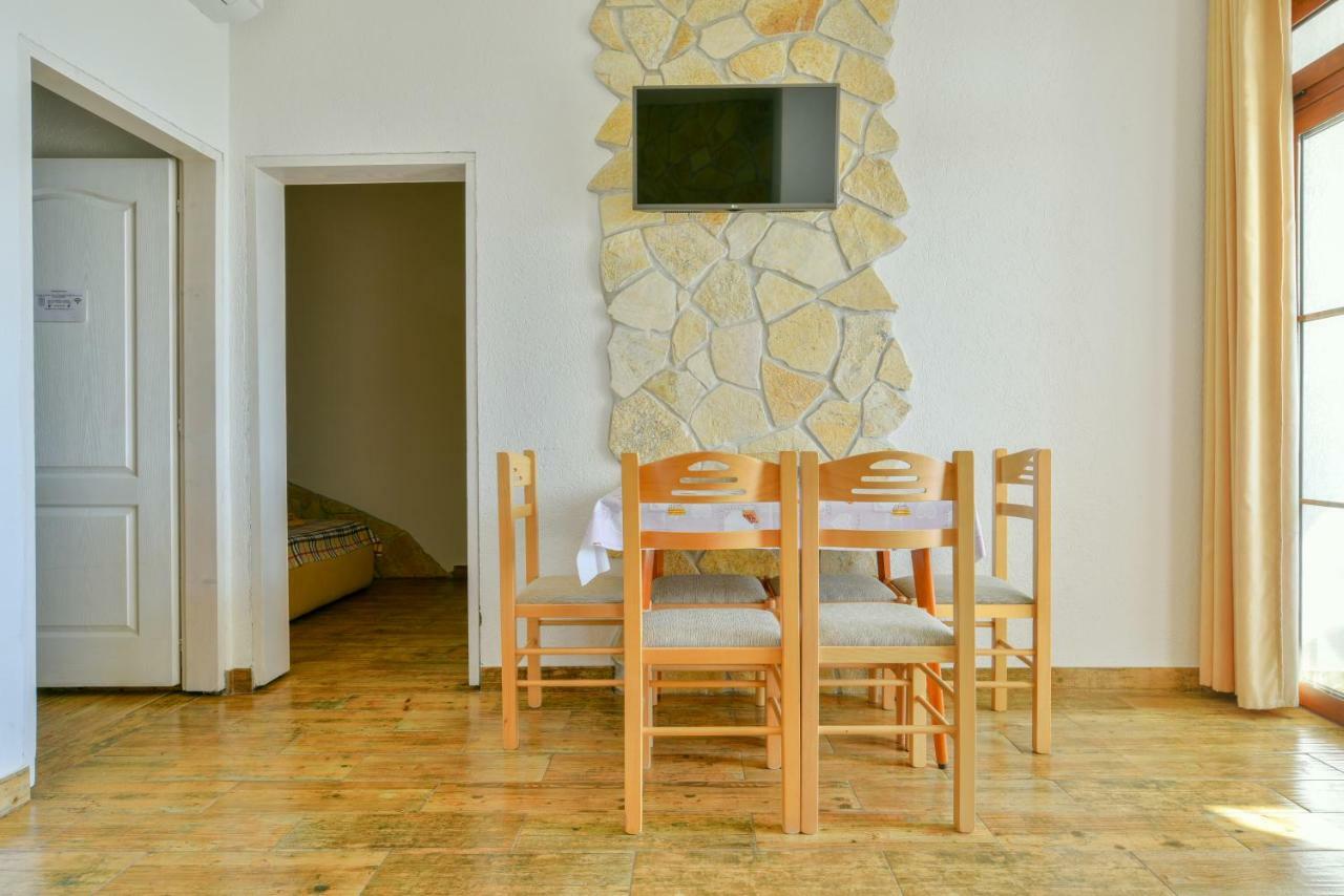 Pataki Guesthouse Petrovac Exterior photo