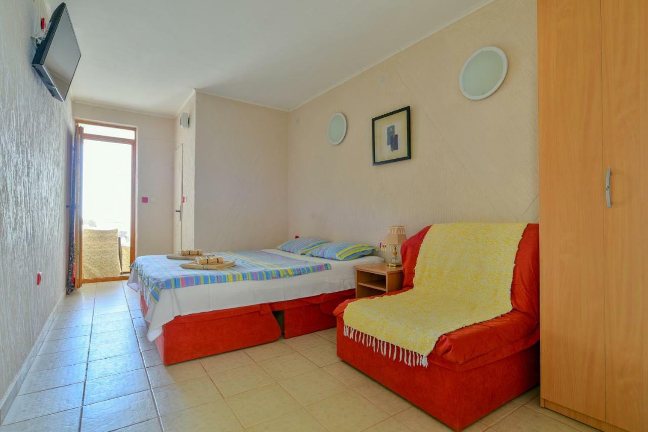 Pataki Guesthouse Petrovac Exterior photo