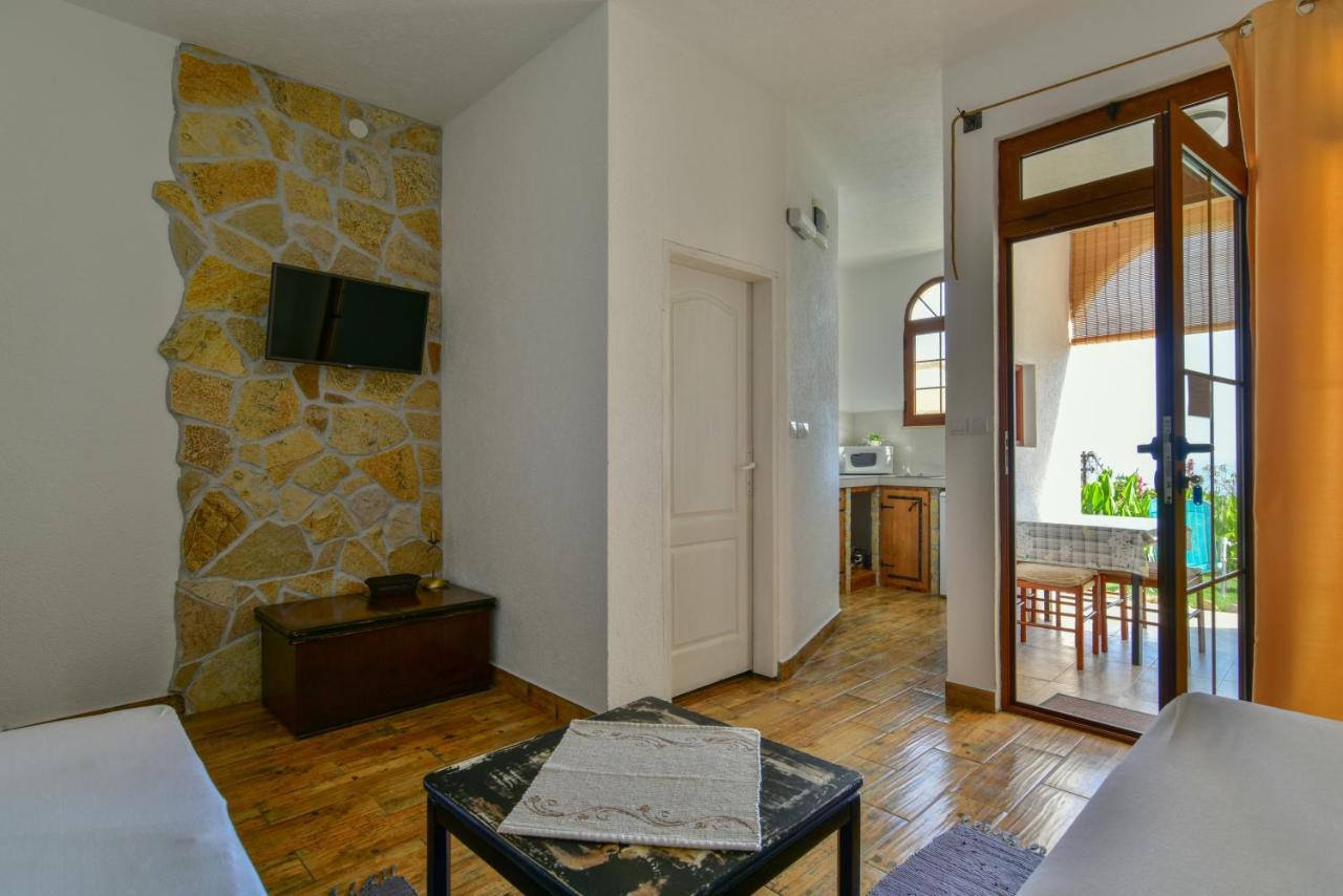 Pataki Guesthouse Petrovac Exterior photo